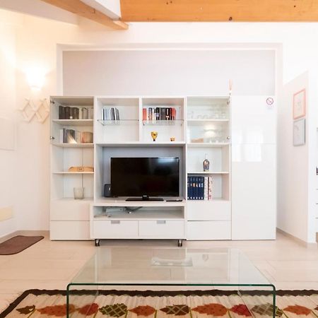 Mansarda Cola Apartment Milan Exterior photo