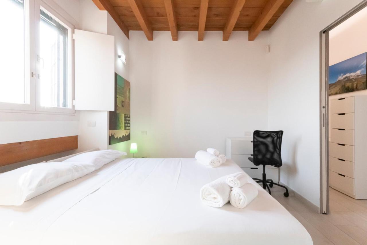 Mansarda Cola Apartment Milan Exterior photo