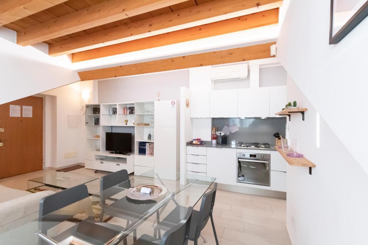 Mansarda Cola Apartment Milan Exterior photo